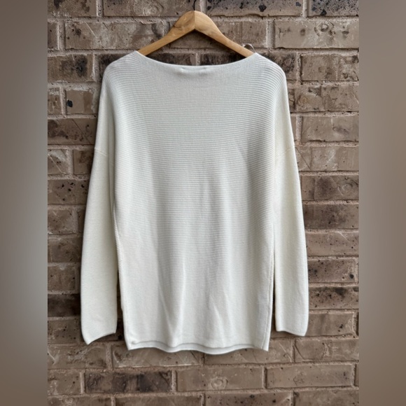 Tommy Bahama Women's Bonita Boat Neck Cream Sweater NWOT Size Medium - Picture 4 of 9